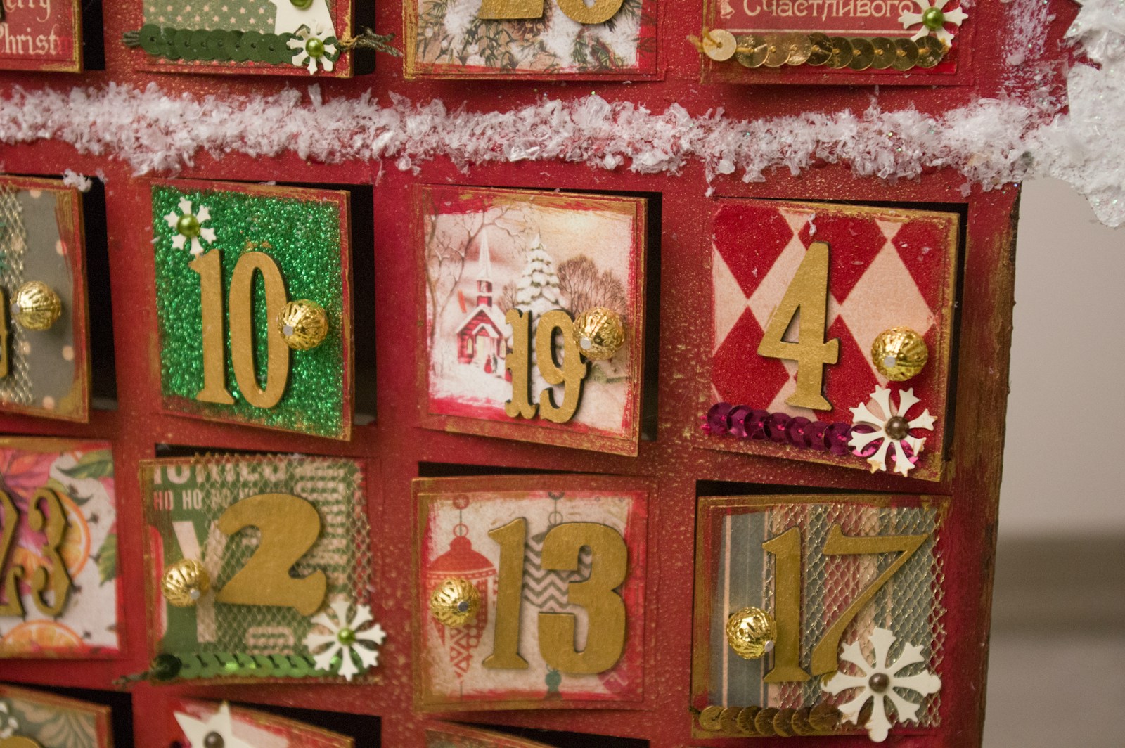 red and gold love print gift boxes, Adventskalender, Weihnachten, Weihnachtskalender